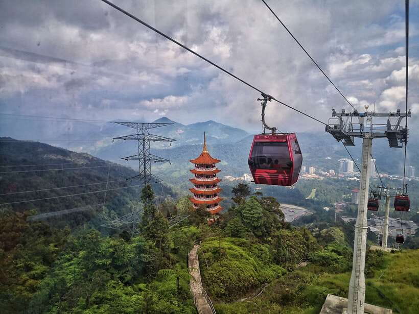 Kuala Lumpur: Genting Highlands & Batu Caves Day Trip - The guides can make or break the day