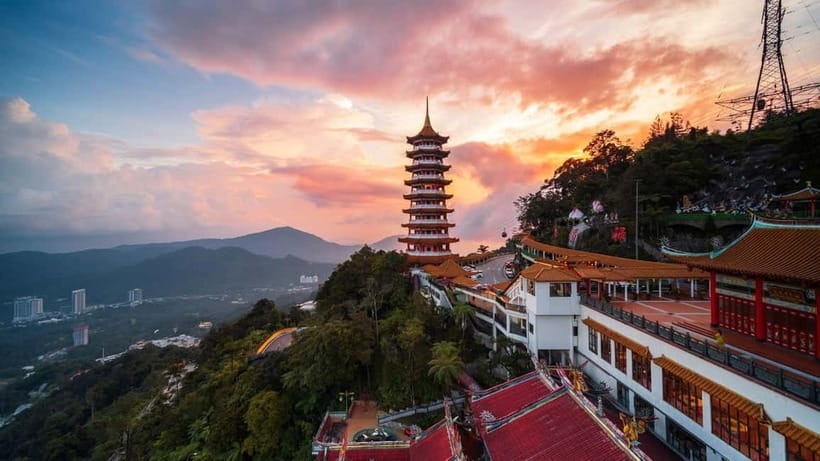 Kuala Lumpur: Genting Highlands Tour with Awana Cable Car - The Awana Cable Car makes the journey worthwhile