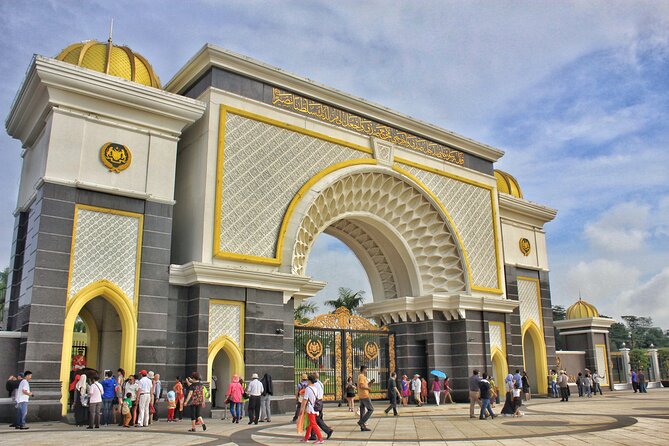 Kuala Lumpur Grand Full Day Guided Tour with 25 Attractions (SIC) - Batu Caves brings the day to life