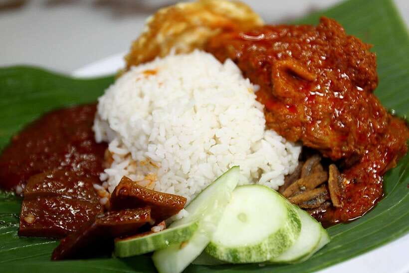 Kuala Lumpur: Half Day Local Food Walking Tour - Starting beside Central Market and the River of Life
