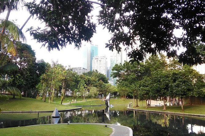 Kuala Lumpur InfoFun Walking Tour Experience - Meeting Alvin in Chinatown