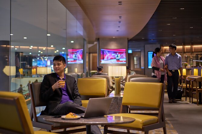 Kuala Lumpur International Airport Plaza Premium Lounge - Showers, massage, and work facilities