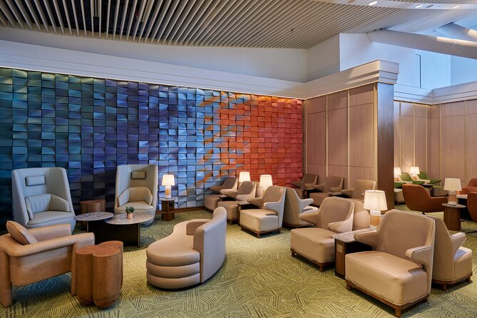 Kuala Lumpur International Airport Plaza Premium Lounge - Staff, cleanliness, and crowd levels