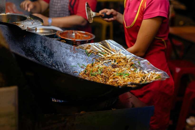 Kuala Lumpur: Local Street Food Night Tour - Should you book it?