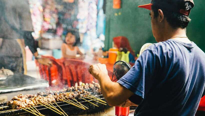 Kuala Lumpur: Local Street Food Night Tour - Why this food tour works in Kuala Lumpur