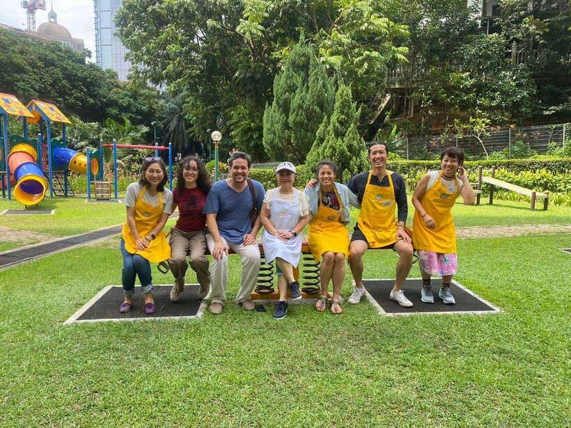 Kuala Lumpur: Malaysian Cooking Class with Market Tour - Cooking a three-course Malaysian lunch