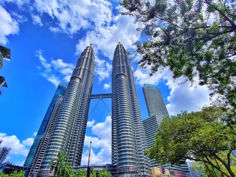 Kuala Lumpur: Petronas Twin Towers Entry E-Ticket - Getting your ticket and reaching the tower
