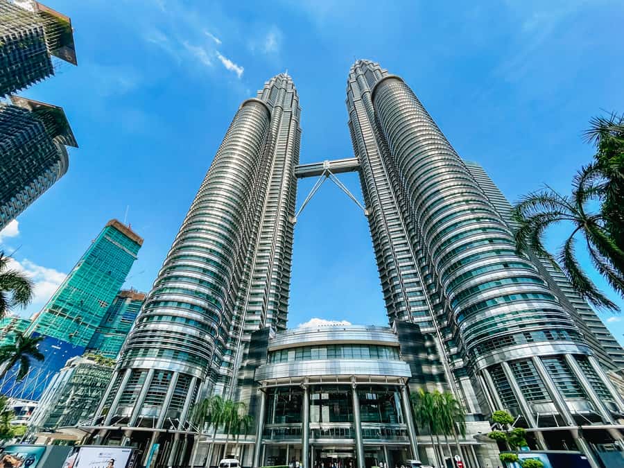 Kuala Lumpur: Petronas Twin Towers Entry E-Ticket - Petronas Towers compared with KL Tower