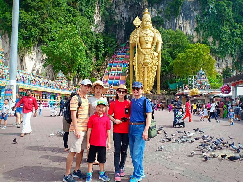 Kuala Lumpur: Private Batu Cave, National Mosque Tour, Lunch - The National Mosque and the story of independence