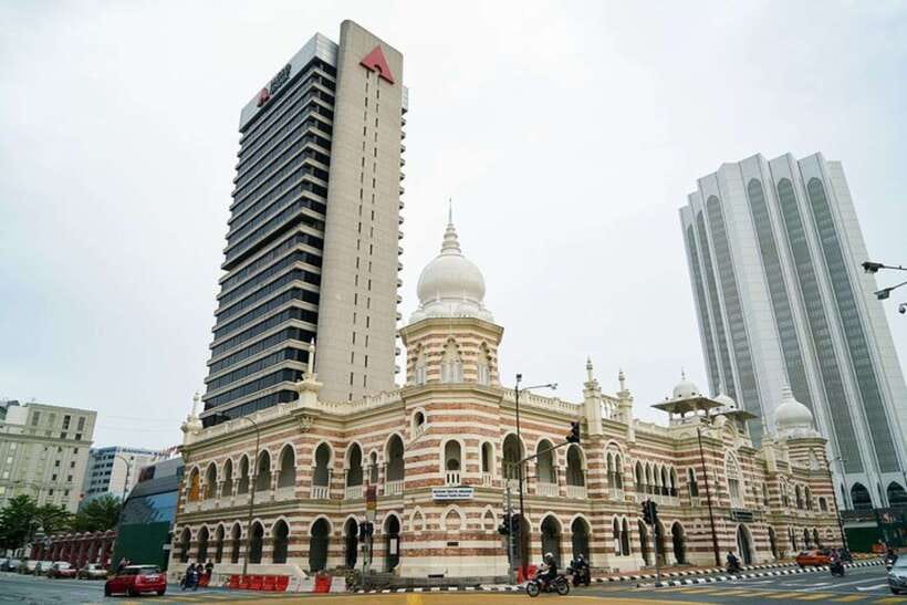 Kuala Lumpur: Private custom walking tour with a local guide - Why a private walk helps you read Kuala Lumpur