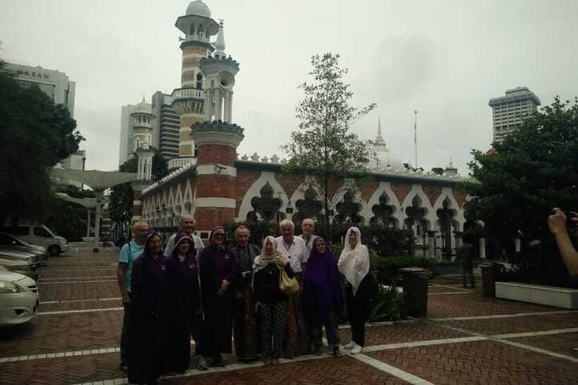 Kuala Lumpur: Private custom walking tour with a local guide - Making good use of four to eight hours