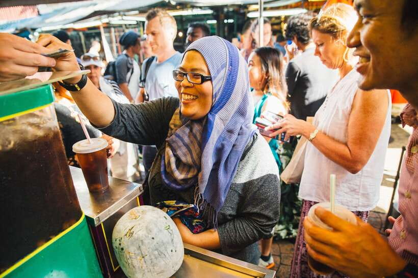 Kuala Lumpur: Private Food Tour – 10 Tastings with Locals - Petaling Street and the old city walk