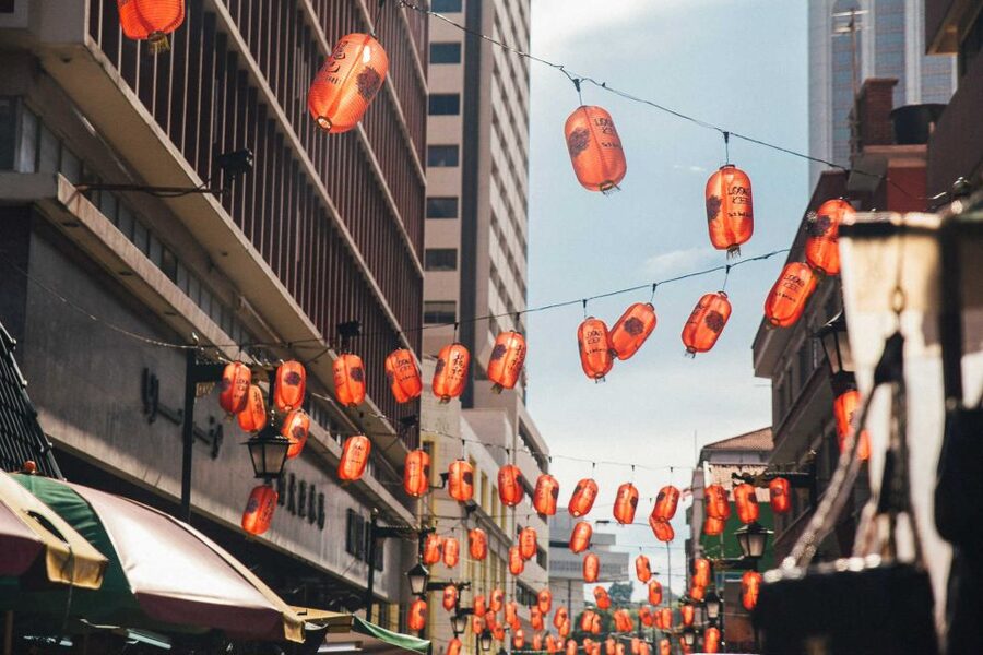 Kuala Lumpur: Private Food Tour – 10 Tastings with Locals - The guides shape the experience