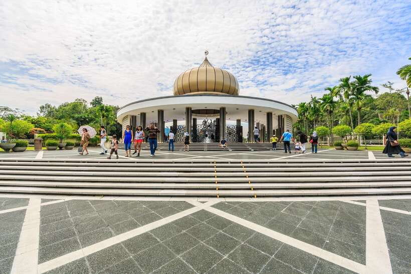 Kuala Lumpur: Private Full-Day 10 Wonders Tour - Key points at a glance