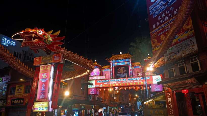 Kuala Lumpur: Private Malacca Night Tour w/Cruise & Trishaw - A Famosa and the remains of a fortress