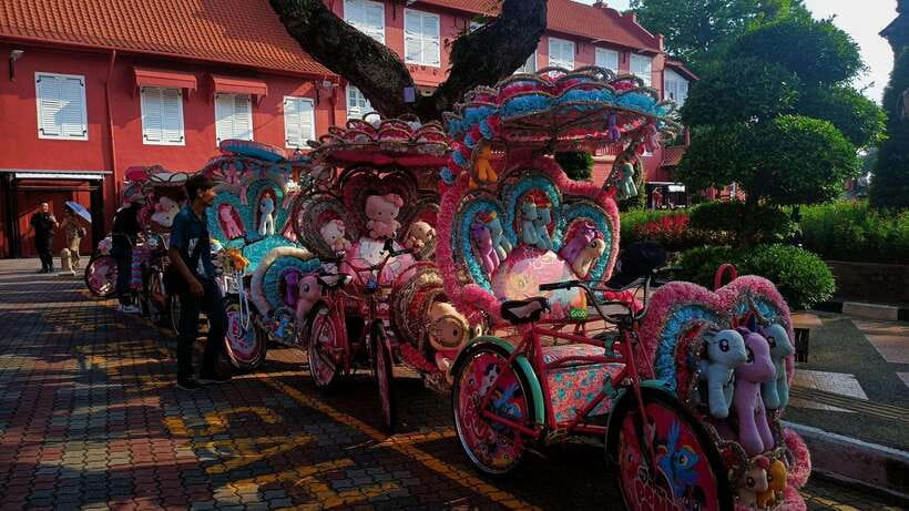 Kuala Lumpur: Private Malacca Night Tour w/Cruise & Trishaw - Independence history near the old center