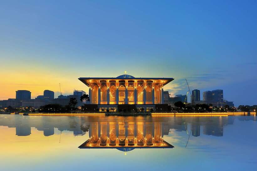Kuala Lumpur: Putrajaya City Tour with Lake Cruise - What Putrajaya adds to a Kuala Lumpur trip