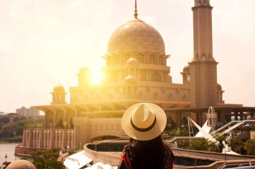 Kuala Lumpur: Putrajaya City Tour with Lake Cruise - The Pink Mosque, Putrajaya’s main visual reward
