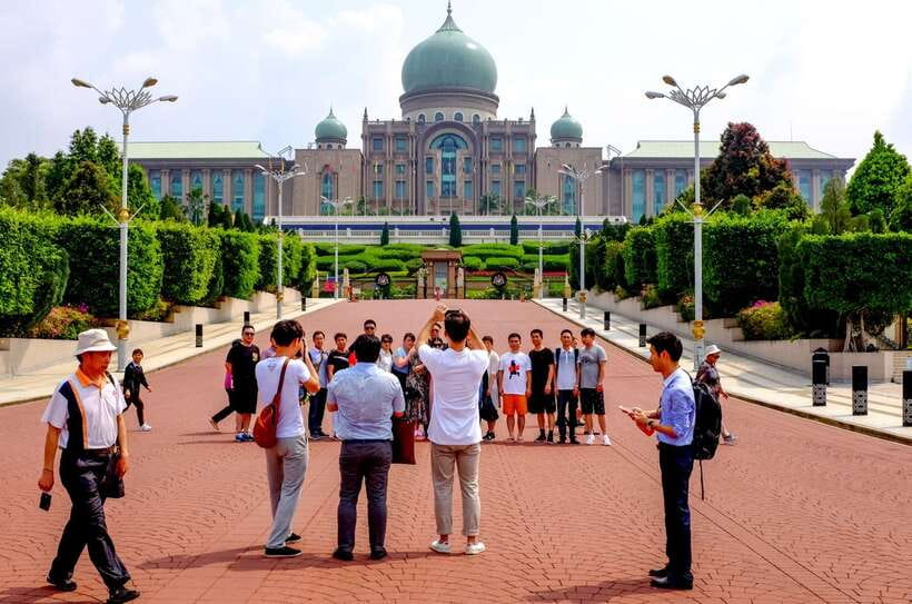 Kuala Lumpur: Putrajaya City Tour with Lake Cruise - How the four hours usually feel