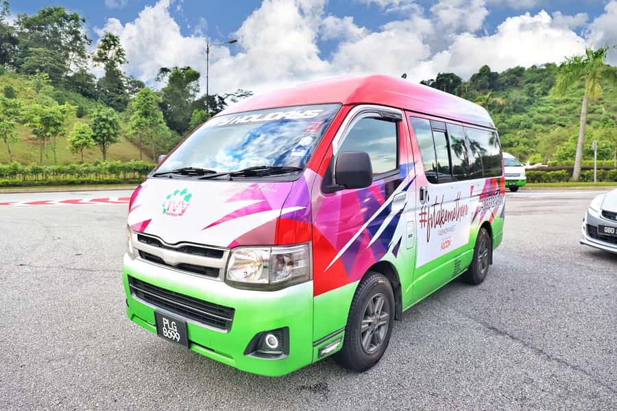 Kuala Lumpur: Sightseeing by Private Vehicle with Driver - Key points to know before booking