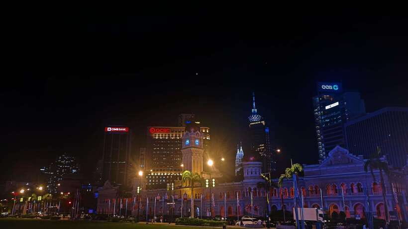 Kuala Lumpur: Sightseeing, Markets, and Food Night Tour - Jalan Alor: the evening’s main food experience