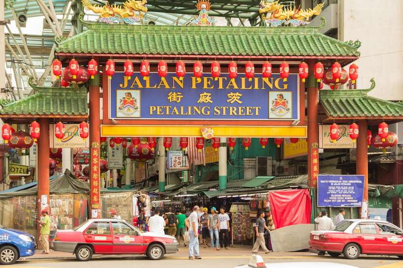 Kuala Lumpur: Street Market Exploration & Shopping Tour - Central Market’s crafts and old market setting