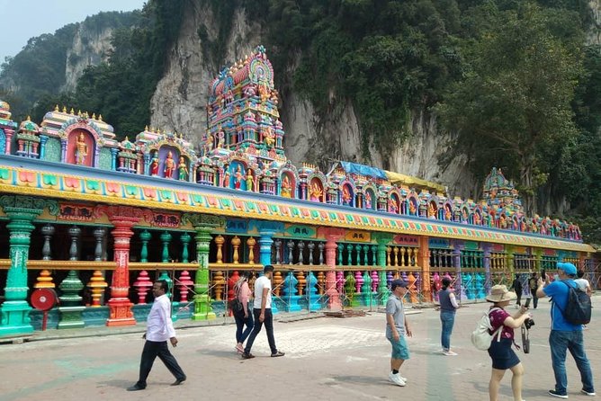 Kuala Lumpur Suburbs Batu Caves Half-Day Tour (SIC/Shared Tour) - What the Batu Caves visit feels like in practice