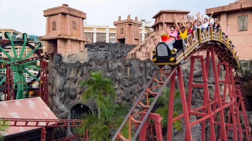 Kuala Lumpur: Sunway Lagoon Theme Park Ticket with Transfer - Starting with the Water Park