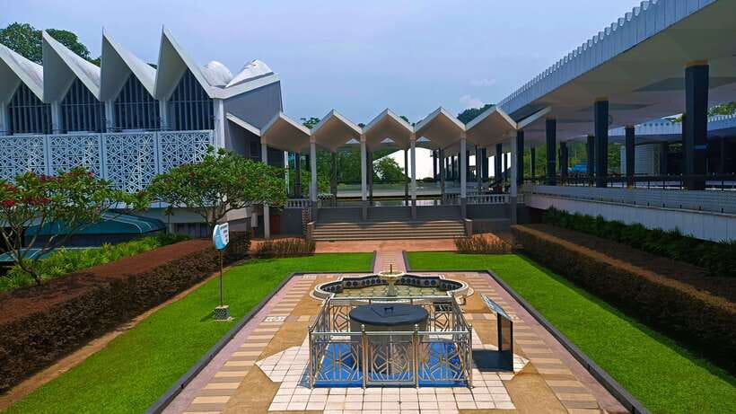 Kuala Lumpur: Temple & Shrine Private Half Day Tour - Guru Nanak Darbar Tatt Khalsa Diwan Gurdwara