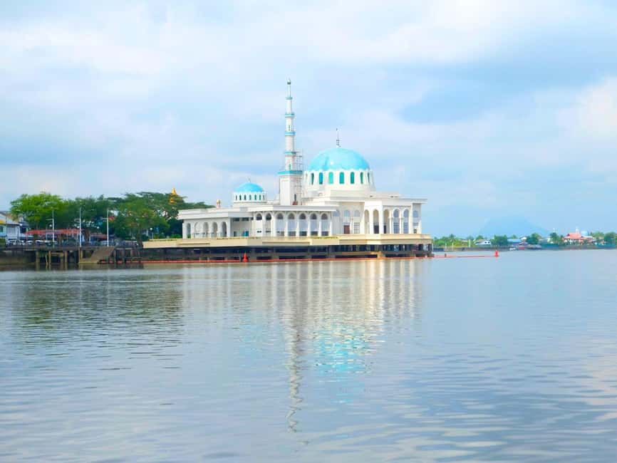 Kuching: Walking Tour with Sampan Boat Ride and Lunch - The Darul Hana Bridge and the India Mosque