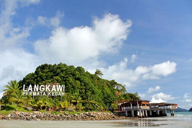 Langkawi: Flexible 6 Hours Tour - Oriental Village at the cable car foothills