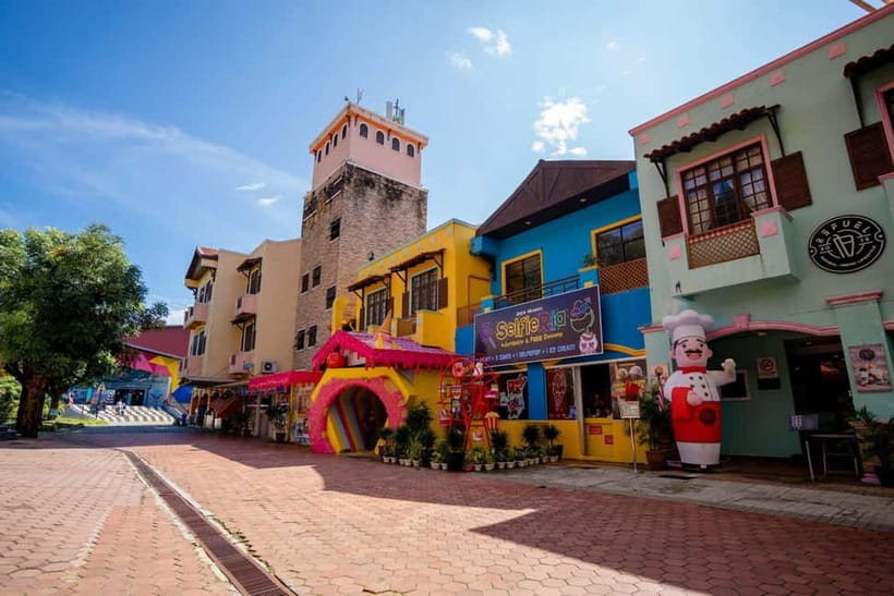 Langkawi: Iconic Landmarks & Natural Wonders Guided Tour - Durian Perangin Waterfalls and the short forest walk