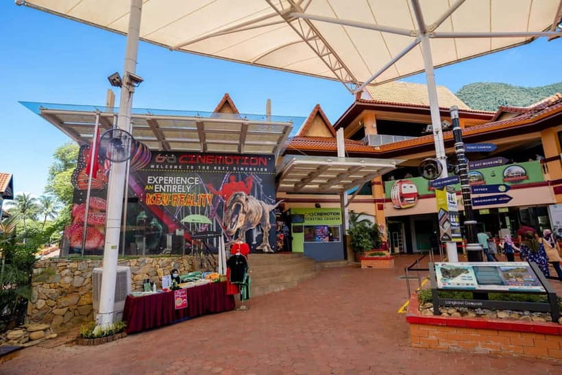 Langkawi: Iconic Landmarks & Natural Wonders Guided Tour - Who should book this Langkawi tour?