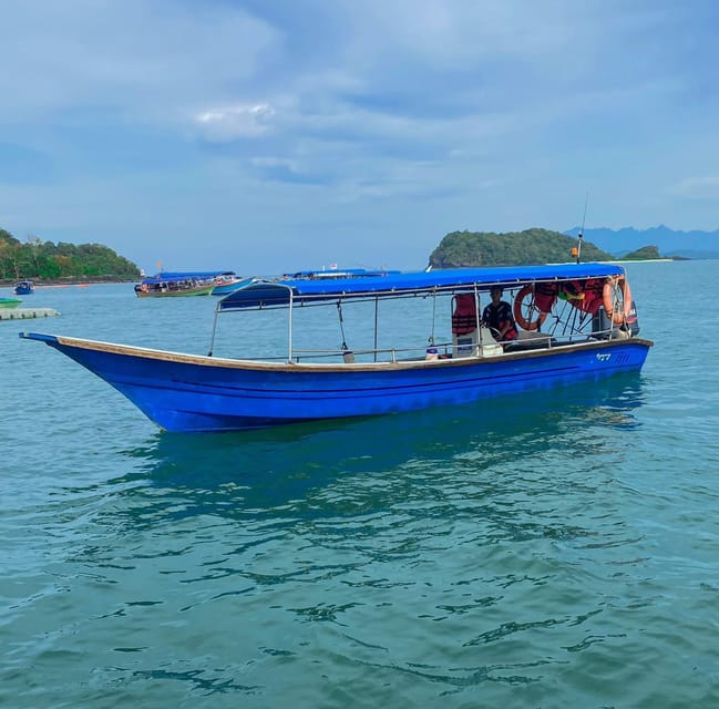 Langkawi: Island Hopping Shared Boat Tour - Pulau Singa Besar and the eagle feeding stop