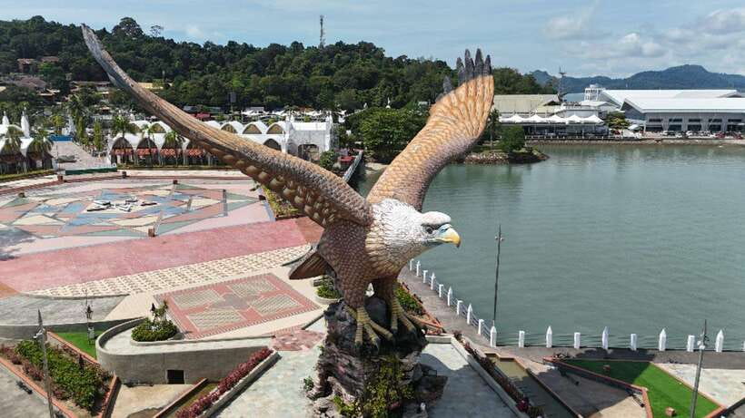 Langkawi Jet Ski Tour Dayang Bunting Free Drone Video - Pulau Singa and the eagle-viewing area