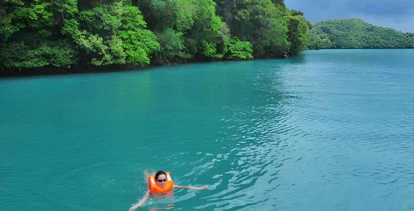 Langkawi: Mangrove Tour with Kilim Geoforest Park & Bat Cave - Floating fish farm lunch and Tanjung Rhu views