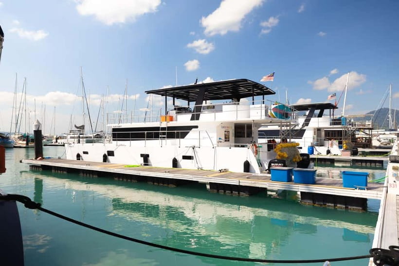 Langkawi: Sunset Cruise Standard Package - Buffet Dinner and Included Drinks