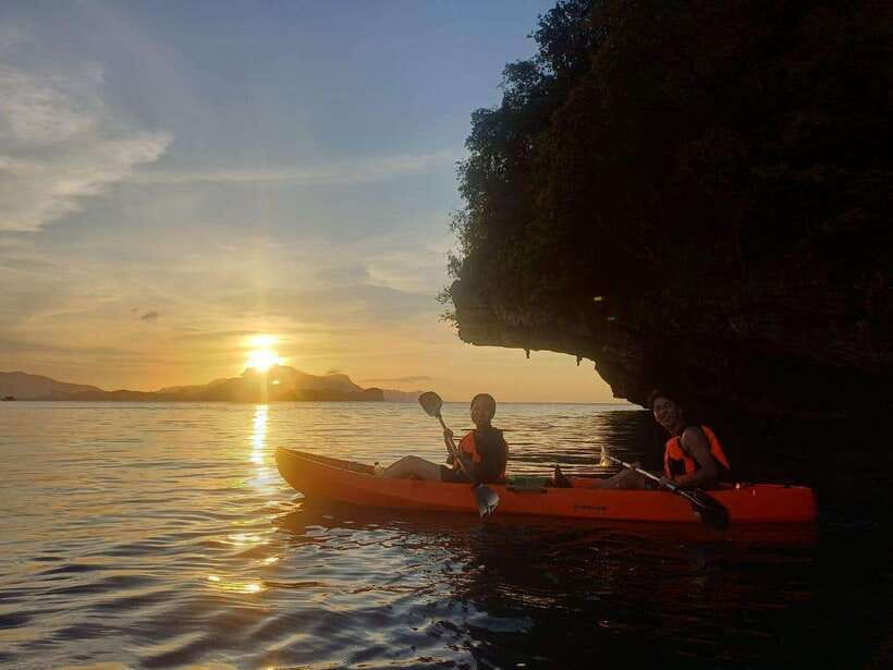 Langkawi: Sunset Kayaking Tour - Sunset over Tanjung Rhu