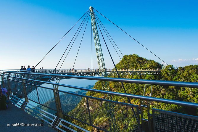 Langkawi Tour with SkyBridgewalk,Langkawi Cable Car,Oriental Village pass - The 3D Art Museum adds an easy indoor break
