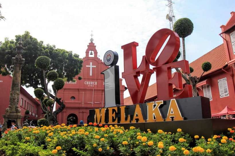 Malacca: Historical Private Malacca Tour from Kuala Lumpur - The Baba and Nyonya Museum sets the cultural tone