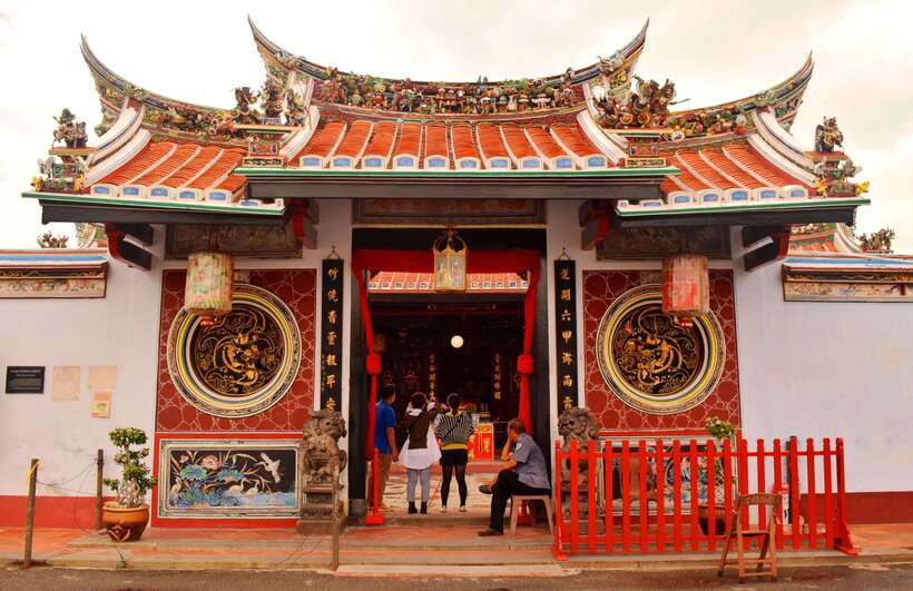 Malacca Instagram Tour: Top Spots (Private & All-Inclusive) - Christ Church and St. Paul Church show Malacca’s layered past