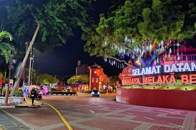 Malacca Night Tour with River Cruise & Trishaw Ride from KL (SIC) - Cruising the Malacca River