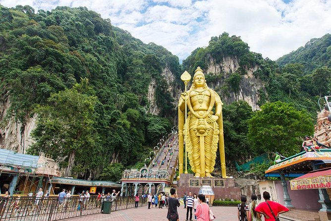 Malaysia Countryside and Batucaves from Kuala Lumpur - Batik offers a quick look at Malaysian craft