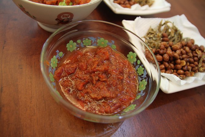 Market Visit & Private Hands-on Cooking Class at Daun Senja - Choosing between the three menus
