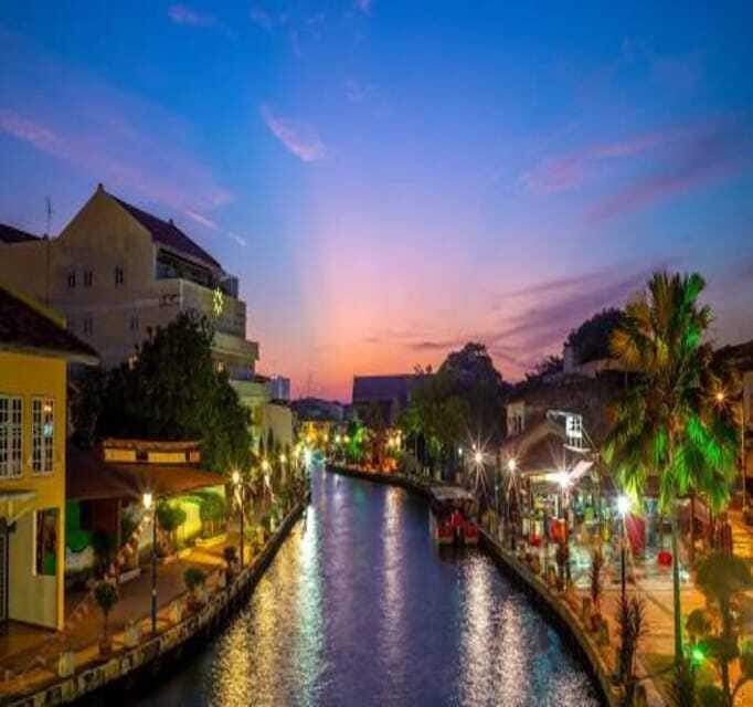 Melaka: Private Full-Day City Tour - Starting at Dutch Square and the Red Square