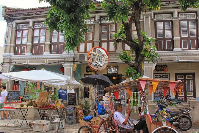 Penang City Private Half Day Tour (5 hours) - Crossing the road to Dhammikarama Burmese Temple