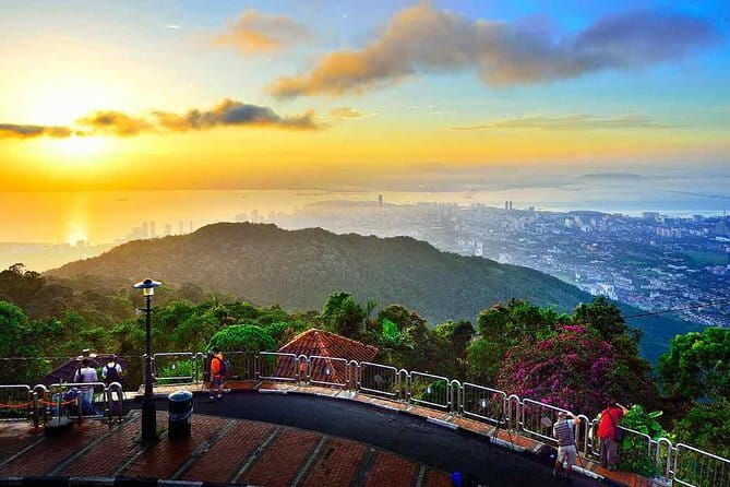 Penang Day Trip with Temple and Penang Hill Tickets (Fast Lane) - Kek Lok Si Temple and the three-part pagoda