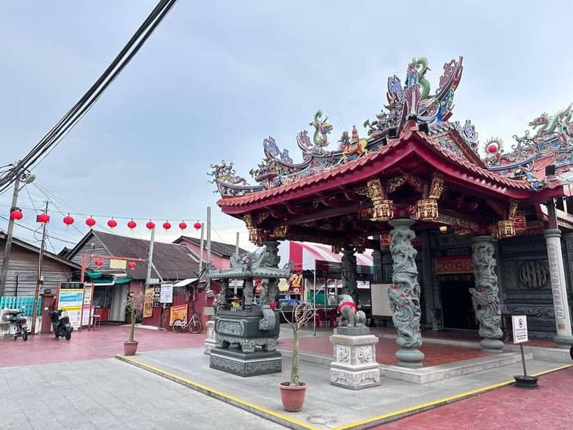Penang: Fascinating 5-Hour Private Local Tour - George Town, the Clan Jetties, and Peranakan style