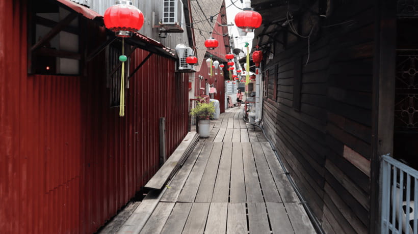 Penang: Georgetown Foodie Walking Tour with a Cocktail - The guide’s role makes the difference