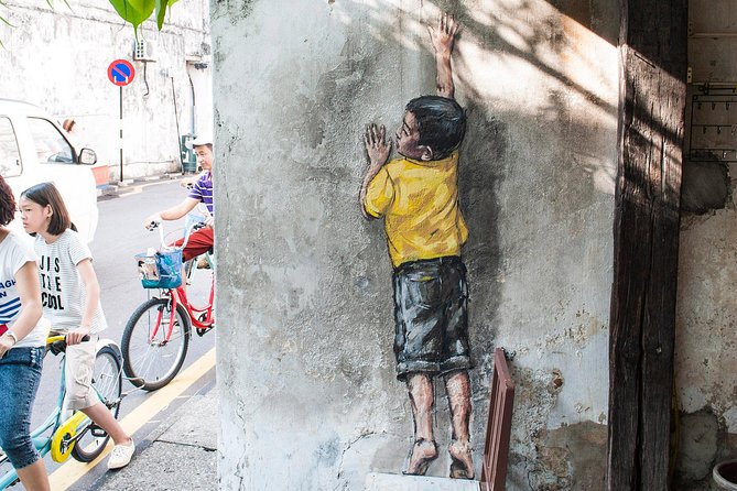 Penang Instagrammable Tour with Lunch - George Town’s murals and three-dimensional street art